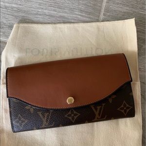 Louis Vuitton Sarah Wallet